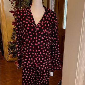 Kate Spade ♠️ Black Pajama Set with Pink Hearts 🩷 and Pink Piping Valentine’s